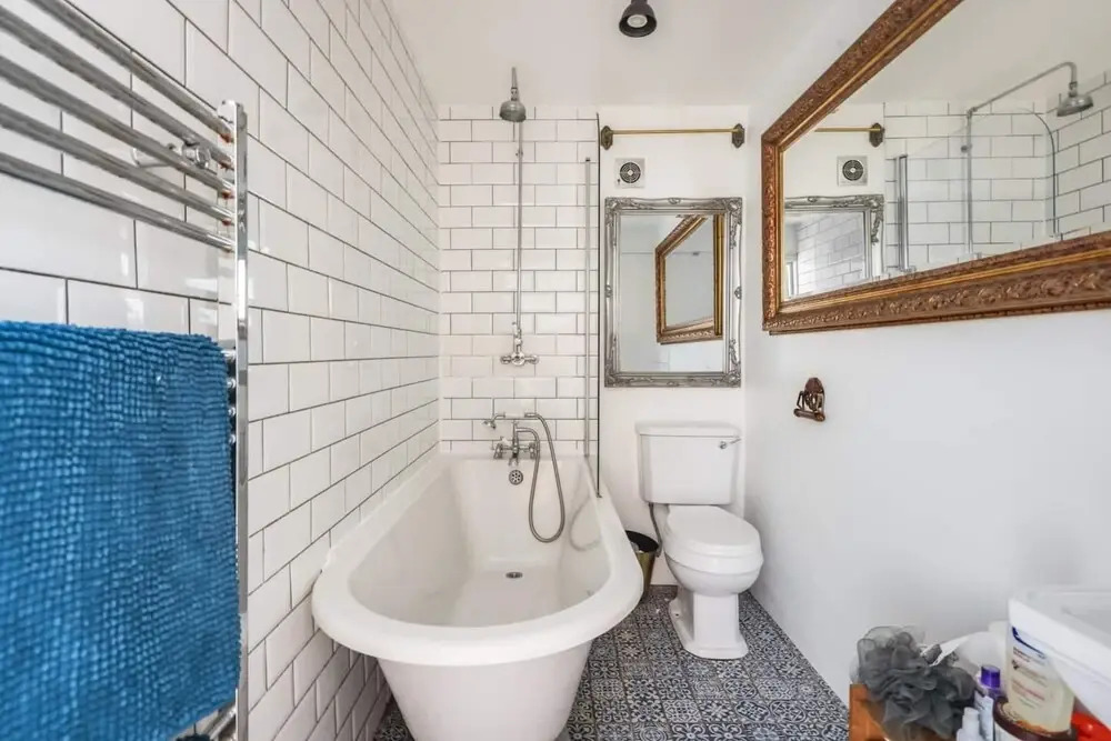 Gorgeous and Vibrant 3 Bedroom Apartment in London
