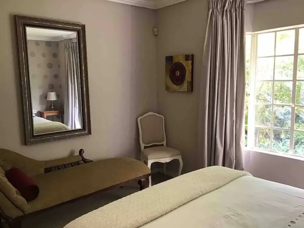 Fully Furnished 3 Bedroom House In in Pentagon Park Bloemfontein