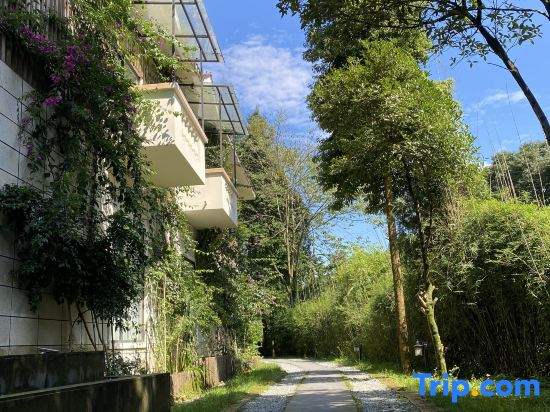 Xiyuan Yaji Holiday Hotel