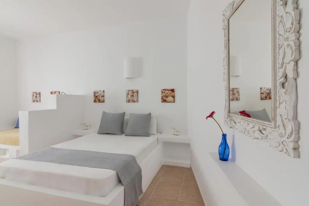 Summer Residence - Sea View Retreat in Provatas, Milos