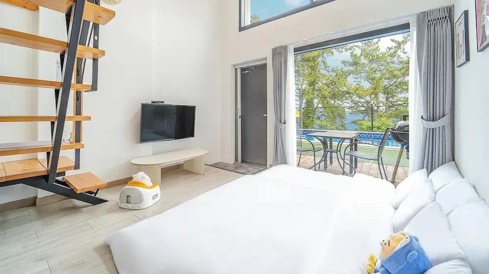 Yeosu Sea&Blue Family Pension
