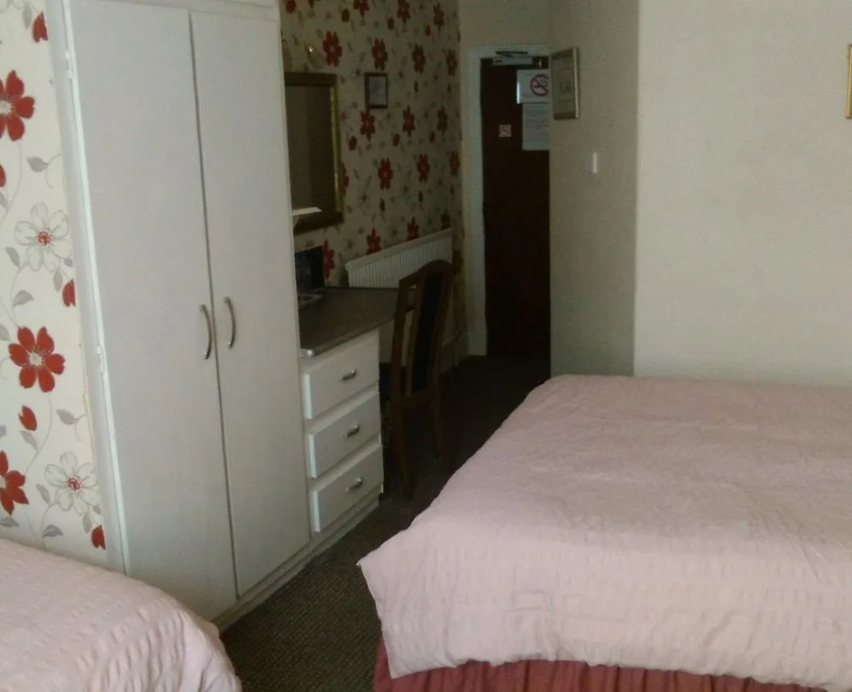 leedshouse guest house