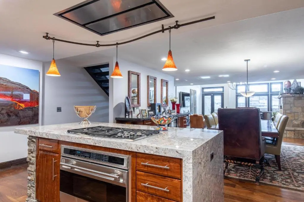 601 Deer Valley Drive