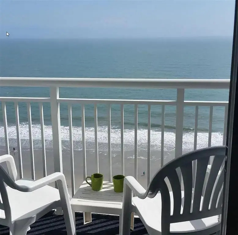 Stunning Views from this 17th Floor Central Myrtle Beach Resort!