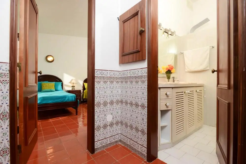 Elegant Villa in Corroios with Private Pool