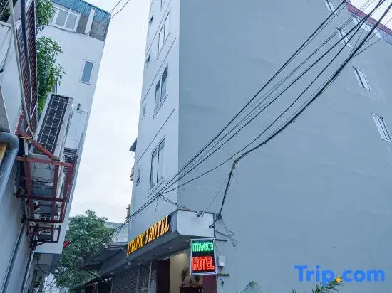 TITANIC 3 HOTEL