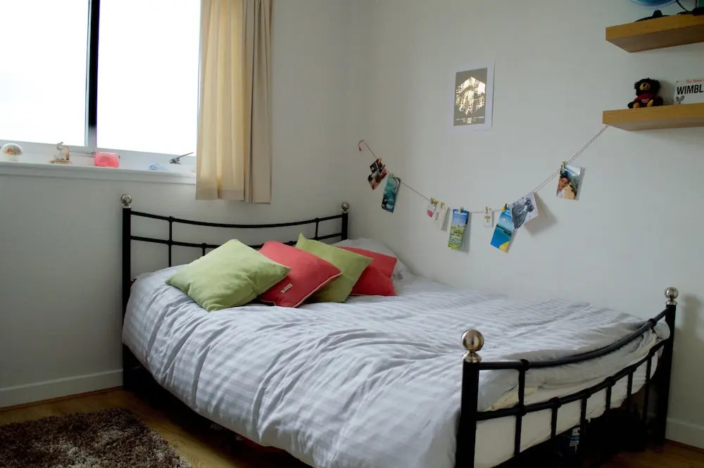 2 Bedroom Flat In Edinburgh