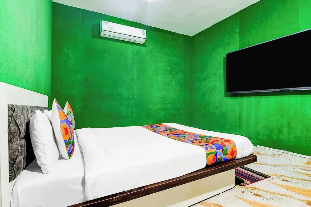 FabHotel Urban Classy