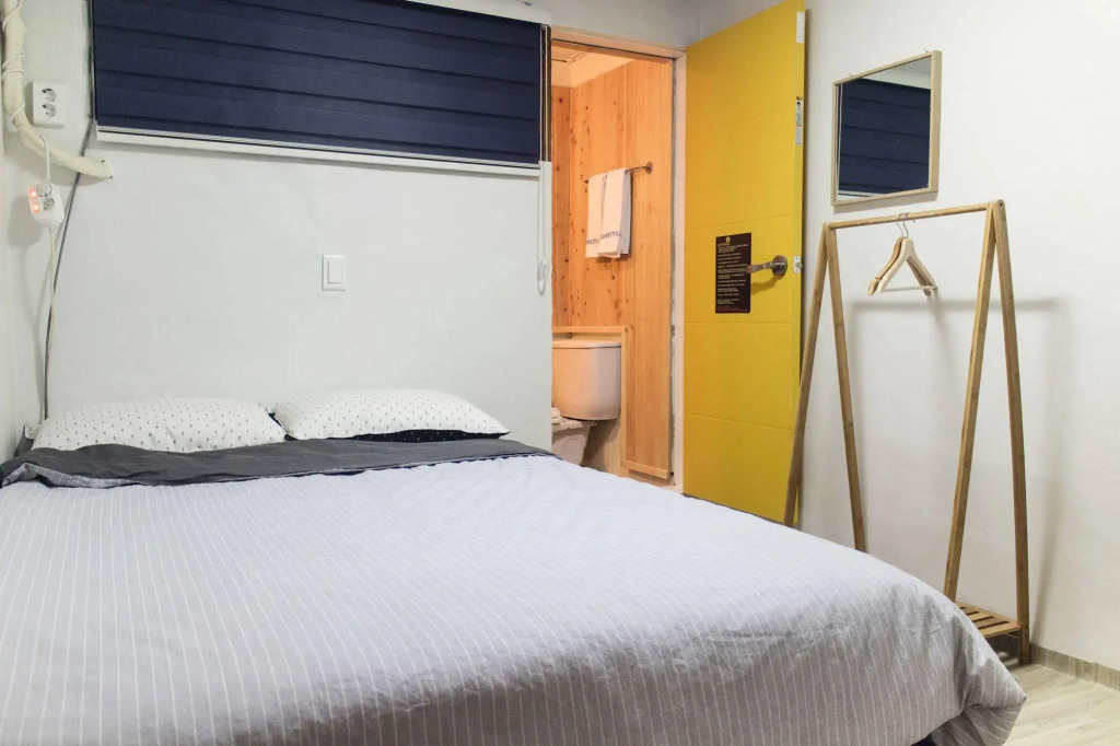 24 Guesthouse Jongno Tower