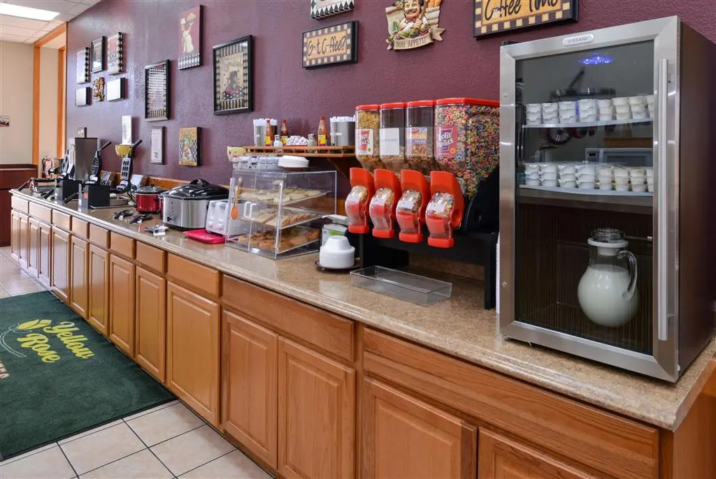 Branson Yellow Rose Inn and Suites