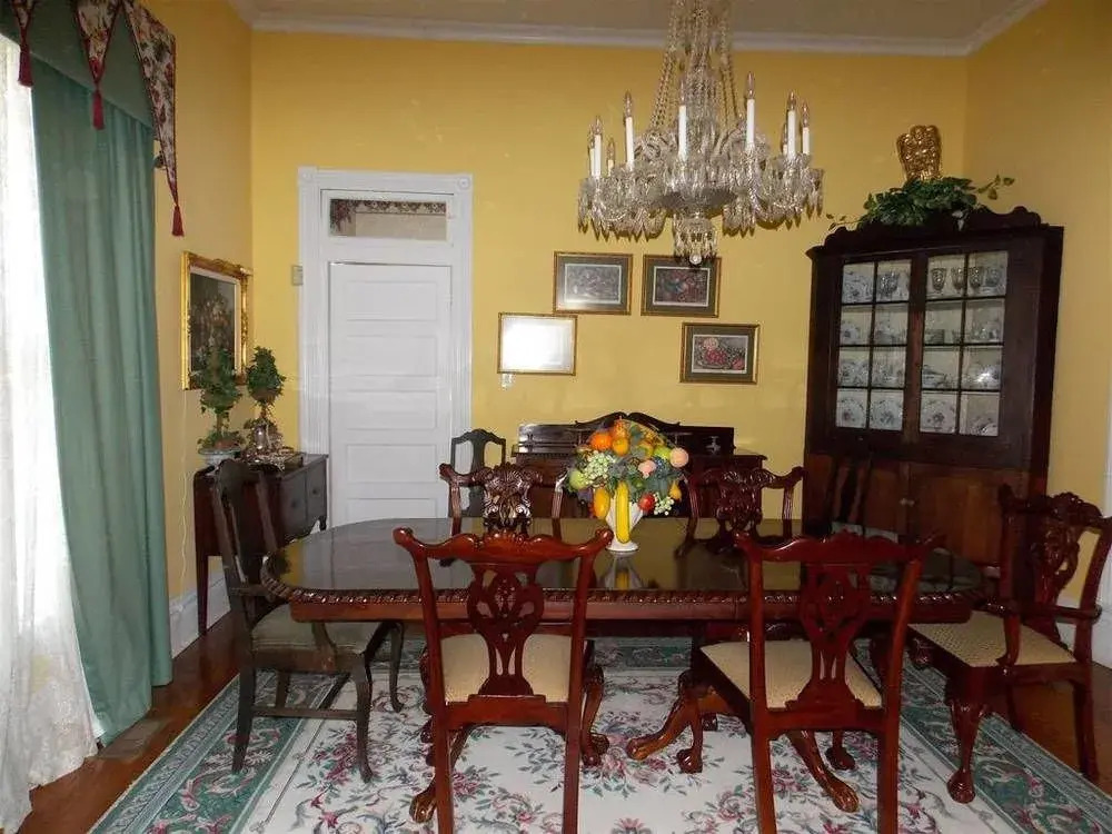 Carriage Lane Inn