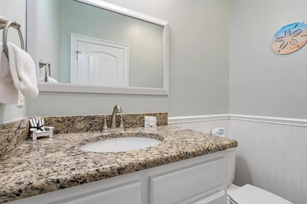 Shamrock Shores - Gulf Front West End Pet Friendly Property With Room For Everyone. 3 Master Suites! 6 Bedroom Home by RedAwning