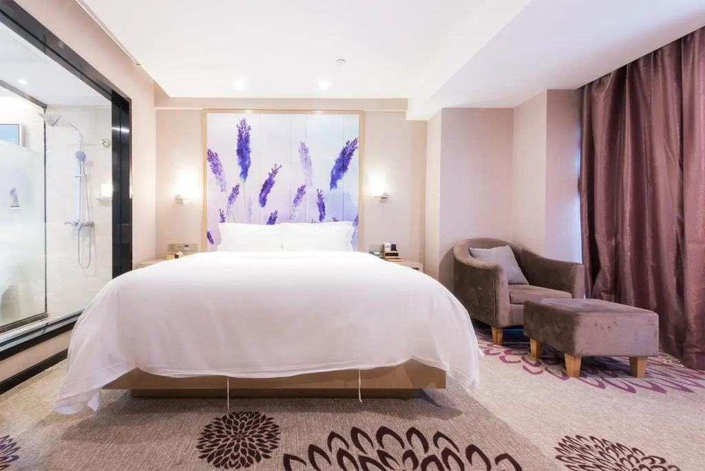 Lavande Hotel HeYuan Dongyuan