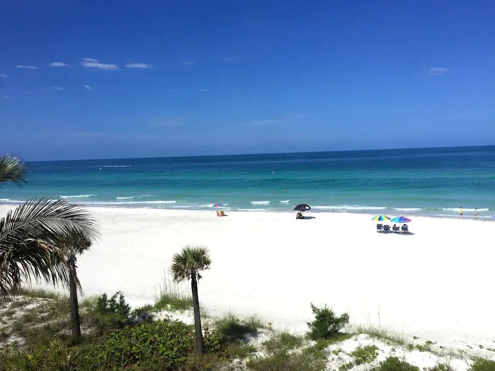 Direct Beach Front Apartment 3