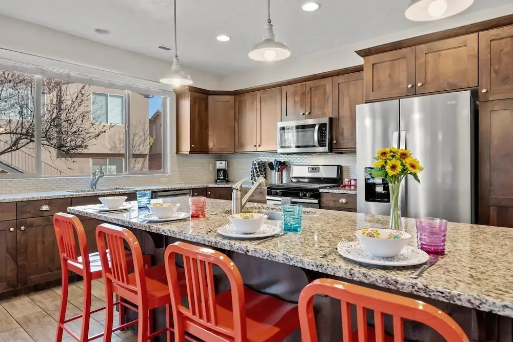 2 Units Reunion Property 7 Bedroom Home