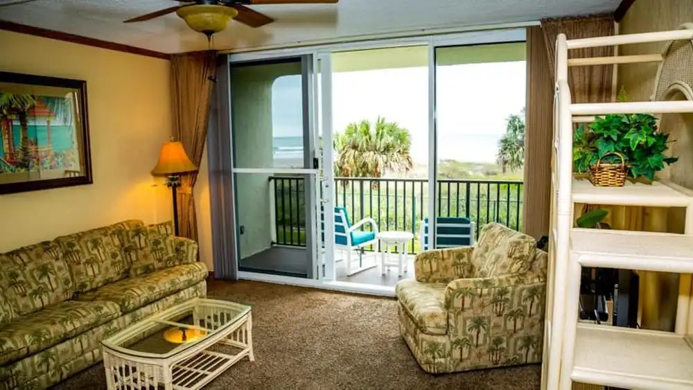 Cocoa Beach Ocean Landing Resort“ Ocean Front Apartment