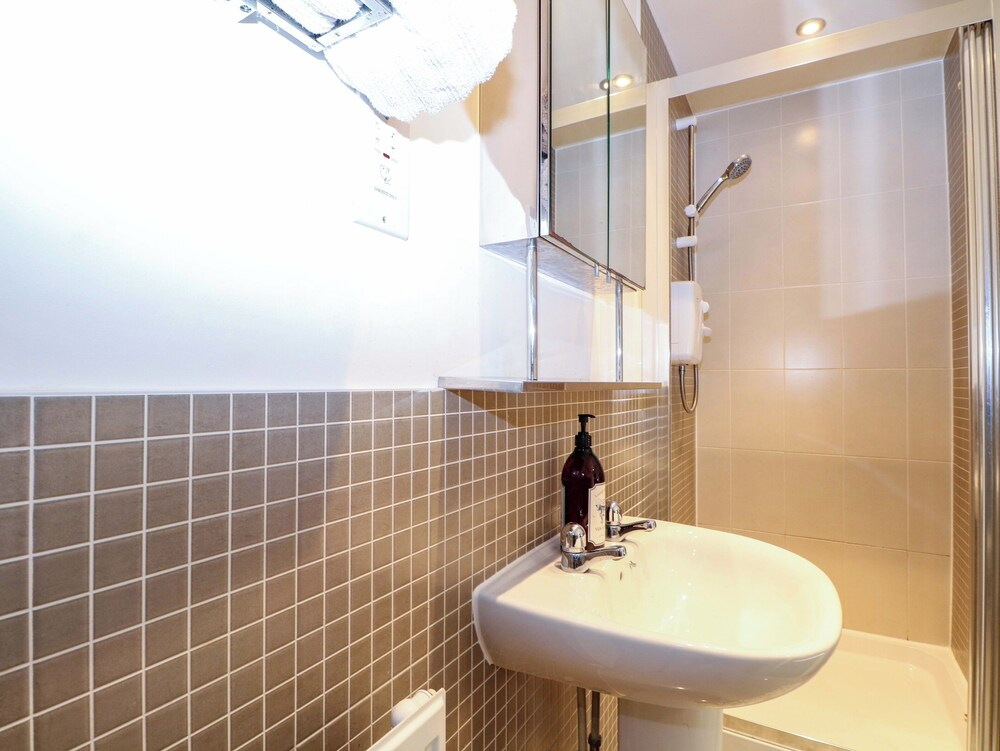 Harbour Way Cottage by Coast & Country Stays