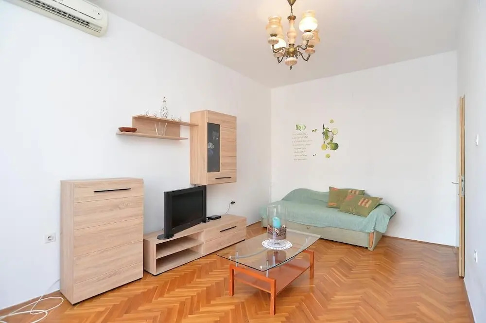Cozy Apartment in Peroj With Terrace