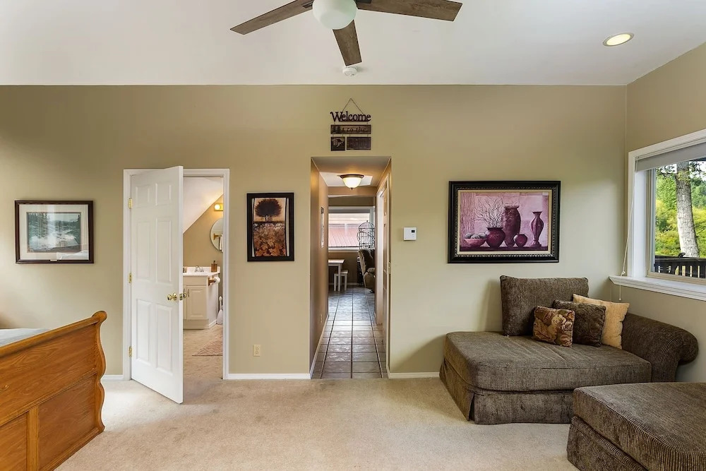 Riverwood Lodge 5 Bedroom Home by NW Comfy Cabins by RedAwning