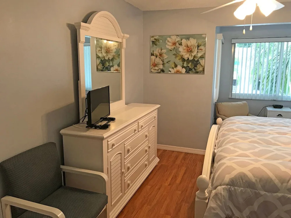 Siesta Beach House #312 2 Bedrooms 2 Bathrooms Apts
