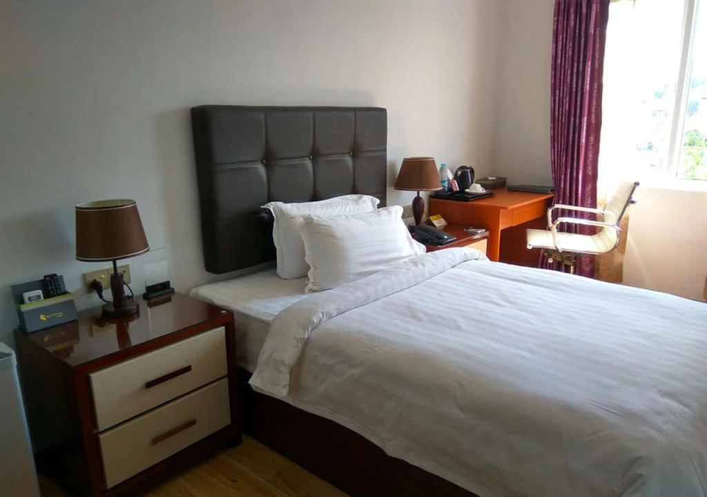 Royal Hinthar Hotel