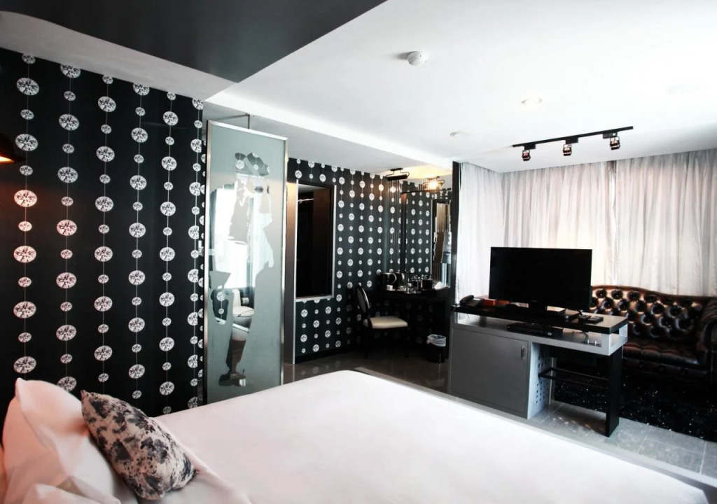 9w Boutique Studio