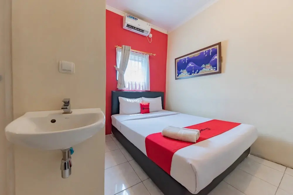 RedDoorz Syariah at Sudirman Street Garut