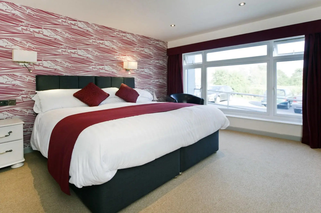 Waveney Inn & Hotel