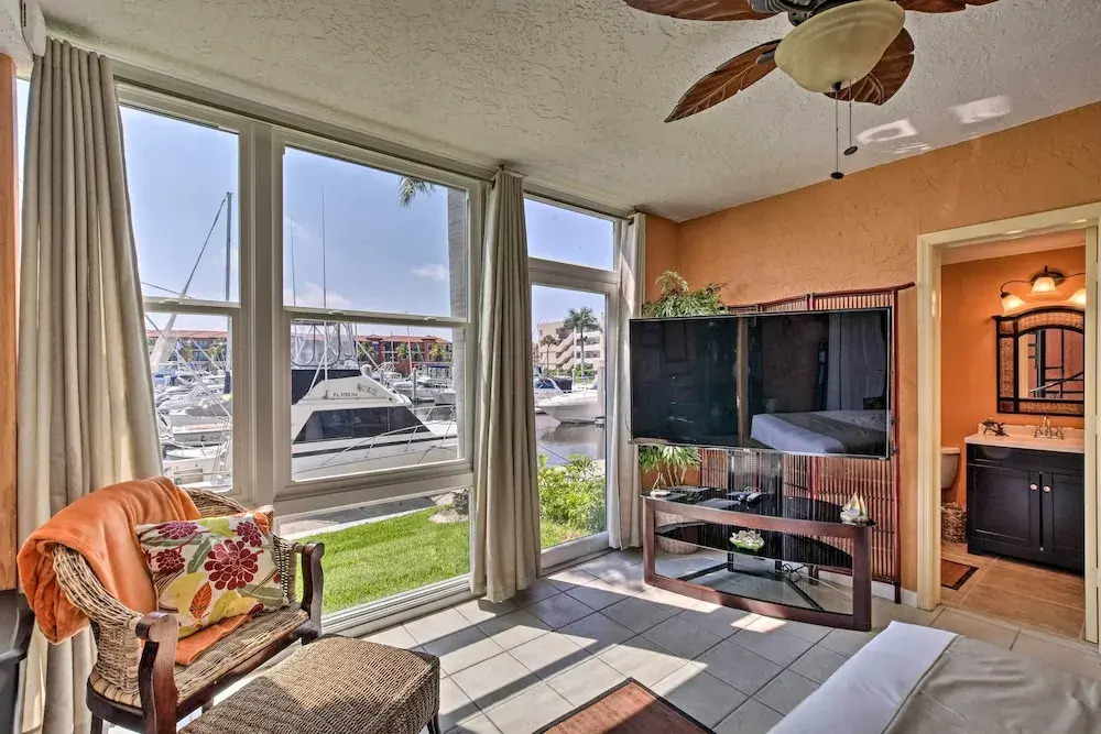Relaxing Waterfront 2-story Retreat w/ Pool Access