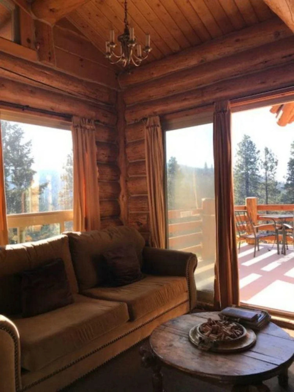 Bigfoot Lodge B & B