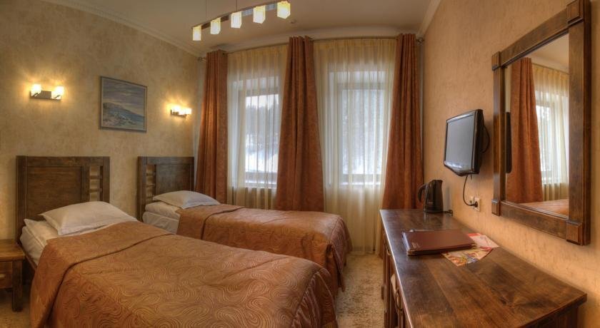 Iris Hotel