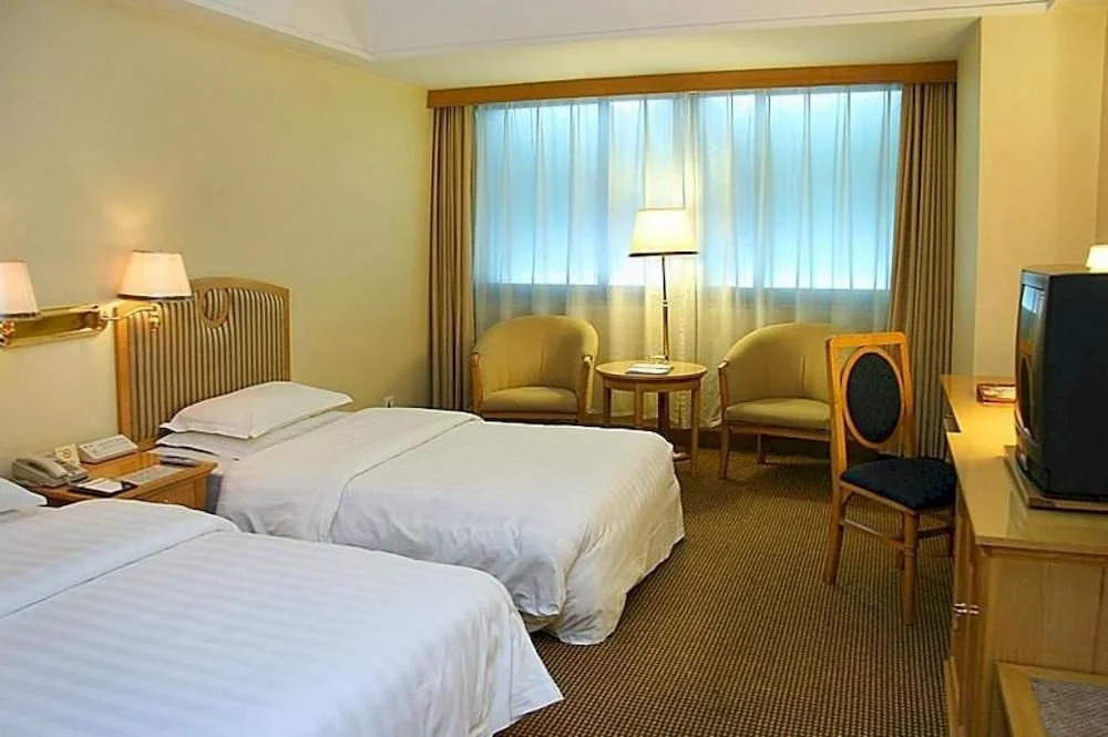 Maxcourt Hotel