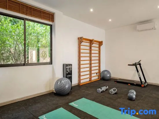 Villa Friendly - Luxury 4 BR villa In Uluwatu