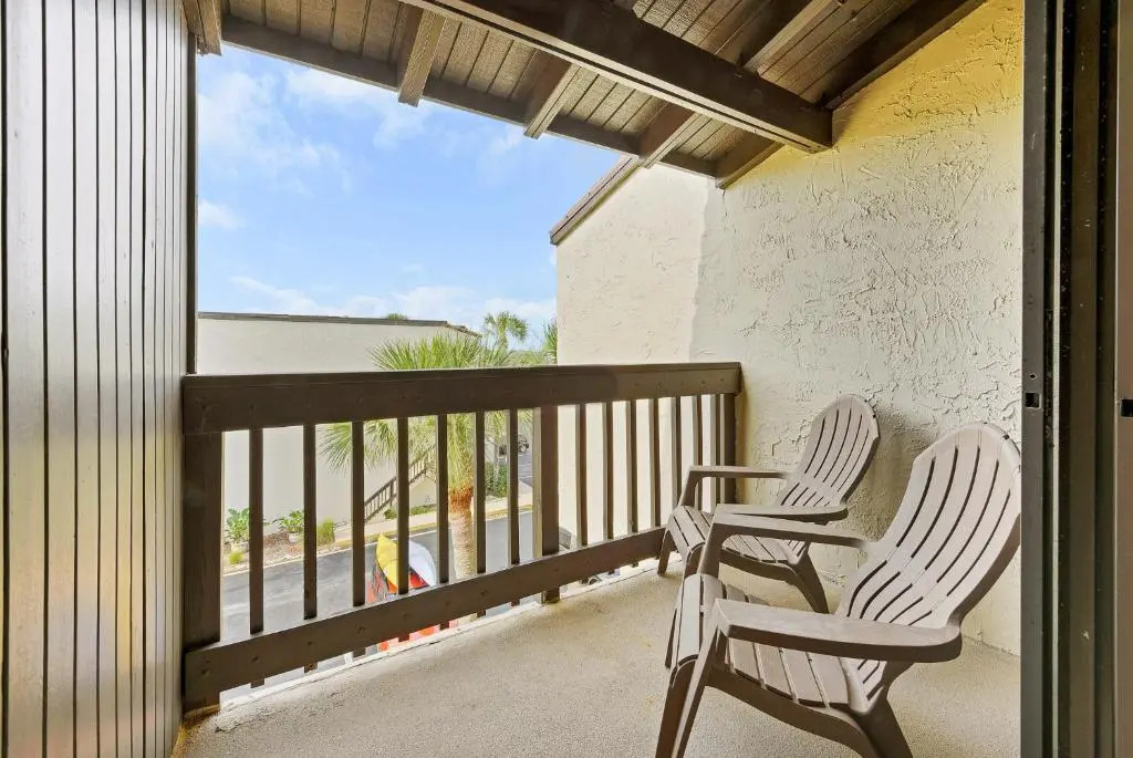 Island View, 2 Bedrooms, Sleeps 8, Ocean Front, Pool, Tennis, WiFi