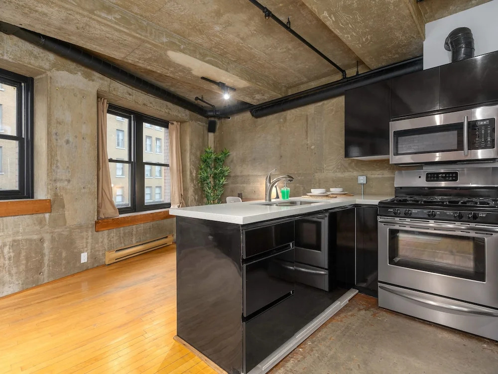 Sterling Suites - Gastown