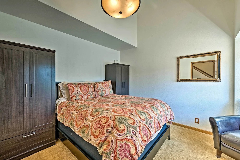 2 Mi to Slopes: Park City Ski Getaway w/ Hot Tub!