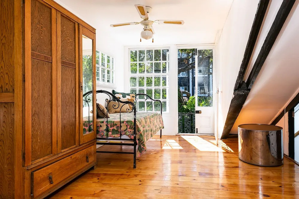 Faure Street 20(No Front Desk Contact The Property 5 Days In Advance)