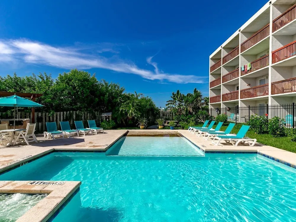 115 Sea Breeze Salty Sea Suite - One Bedroom Condo