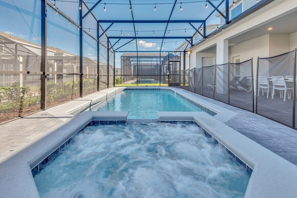3624ll · Brand New Luxury 8BR Villa in Windsor Island