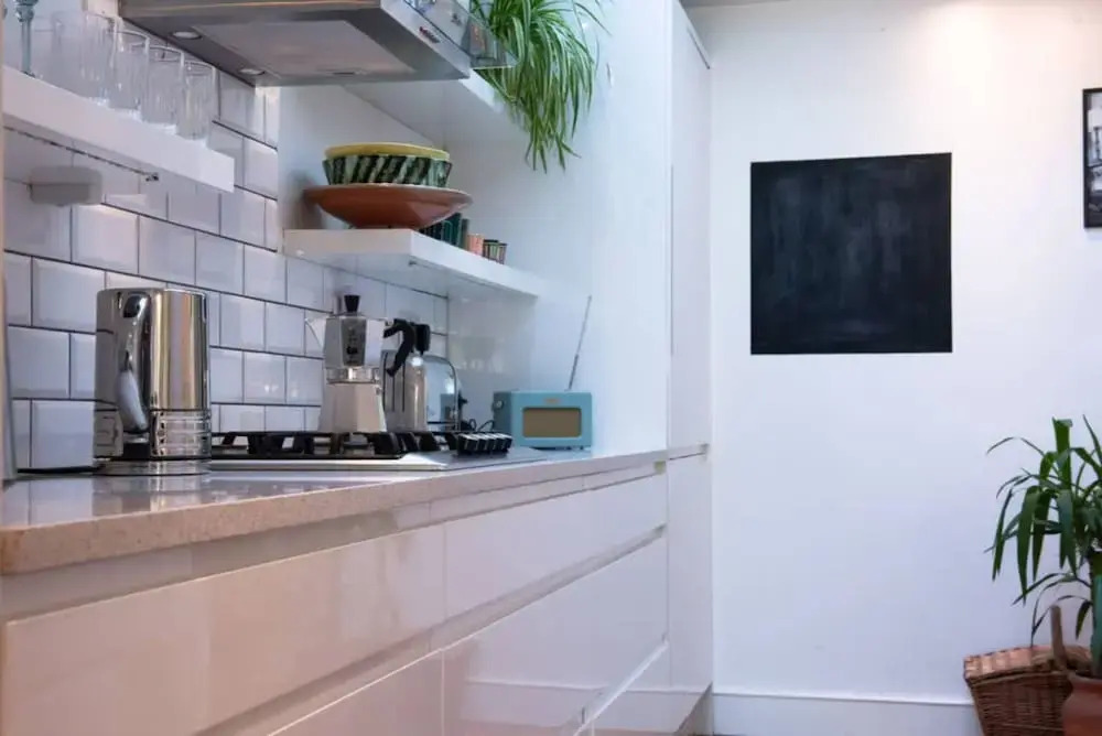 Stylish 2 Bedroom Flat Overlooking The River