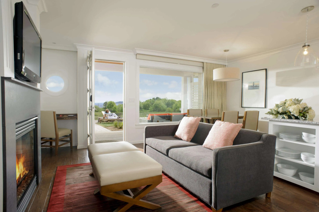 Inn By the Sea