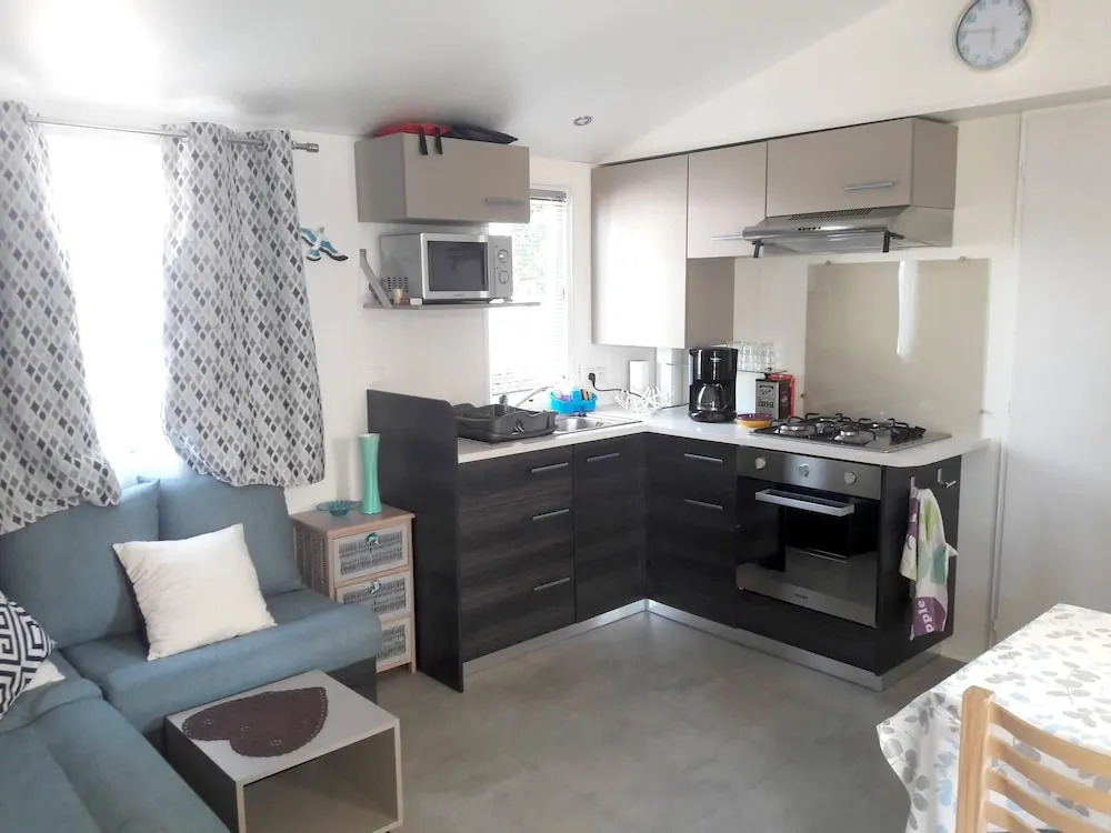 Property With 2 Bedrooms In Valras Plage With Shared Pool And Terrace 300 M From The Beach