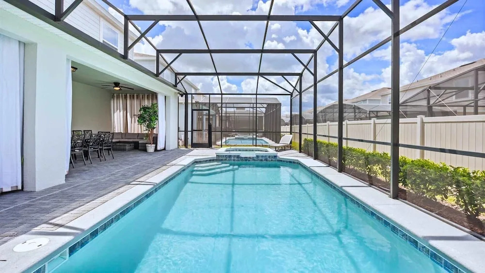 Exquisite 10br Luxury Villa Pool Hot Tub Arcade