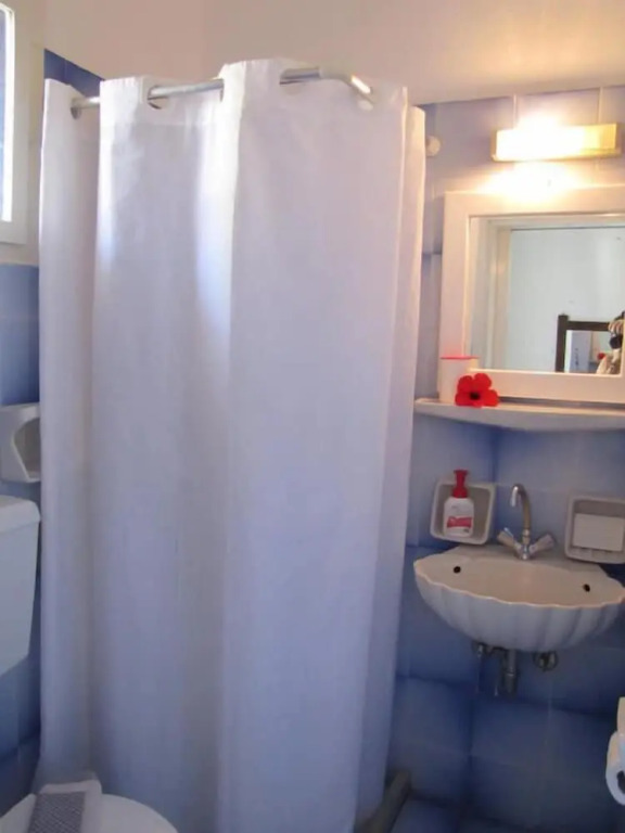 Eden Ios Rooms