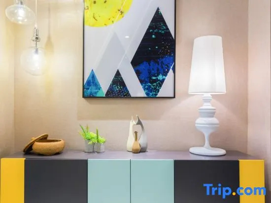 Xinyang Celebrity Art Hotel