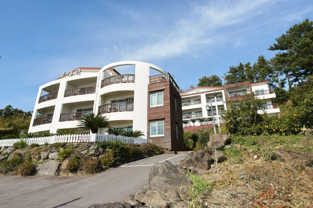 Four Season Pension