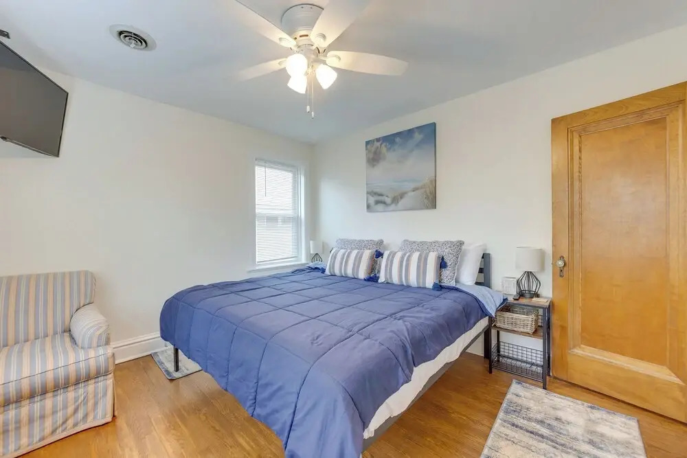 Pet-friendly St Louis Home w/ Grill & Backyard