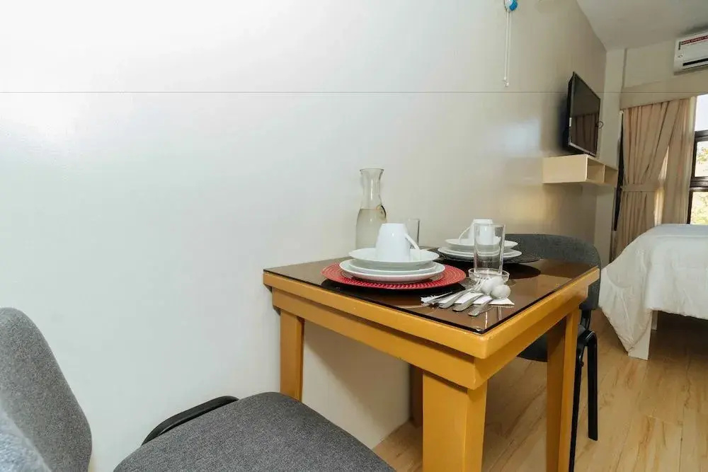 RedDoorz Plus @ Ruby Las Pinas Weekly Stay
