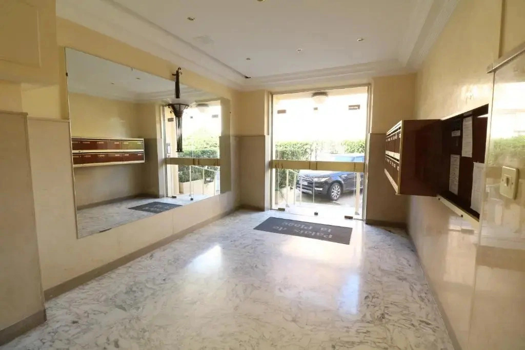 Beautiful 3 bedroom. Direct sea view. 401