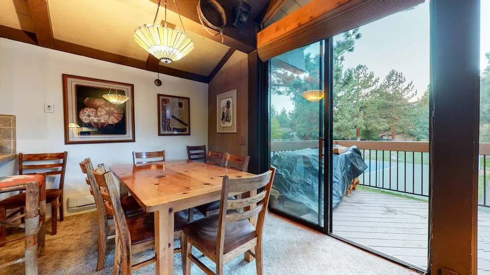 Villa de los Pinos 16 Rustic, Pet-Friendly with Gorgeous Mountain Views by RedAwning